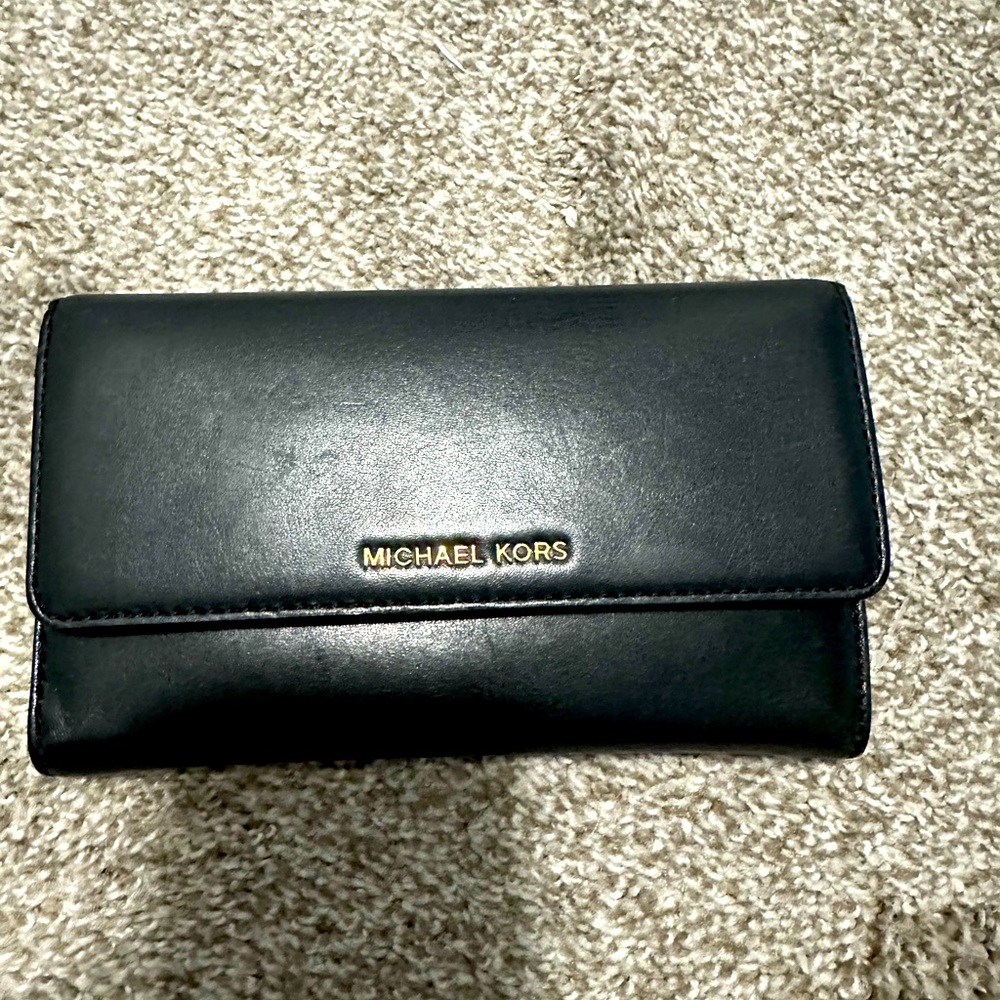 Black Michael Kors leather wallet